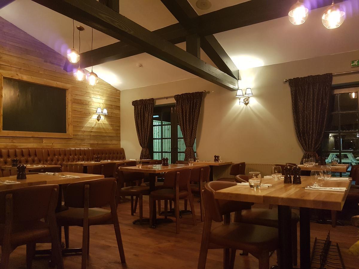 The Angel Inn Warminster Eksteriør bilde